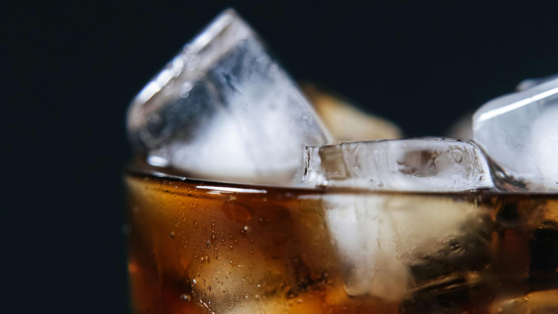 Îmbuteliatorul Coca-Cola din SUA, dat în judecată după organizarea unui eveniment în care a exclus bărbații