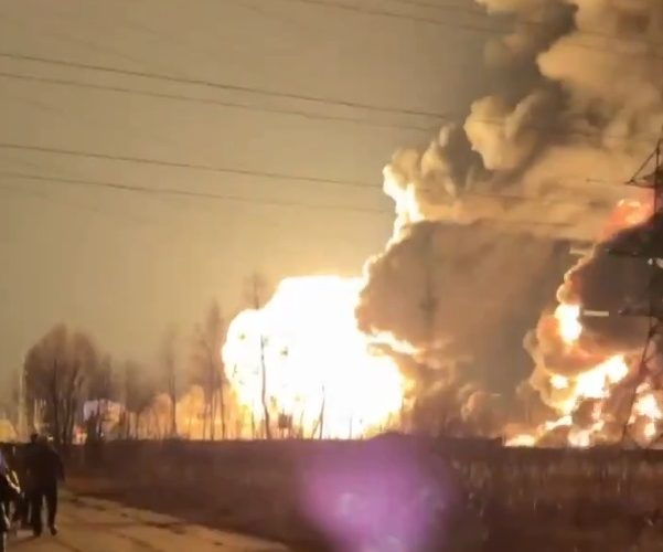 Incendiu la o bază militară din Rusia după un atac cu rachete