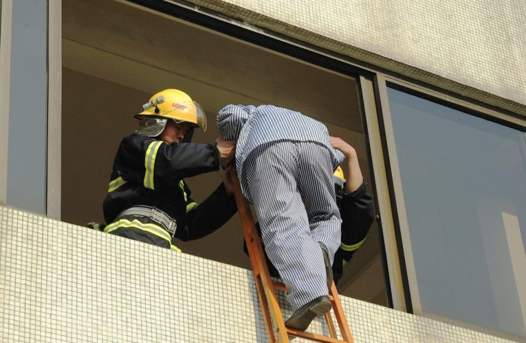 Incendiu uriaș într-un spital american. Pacienții au fost evacuați