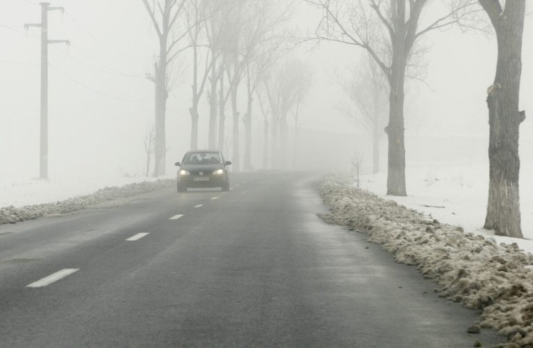 Infotrafic. Lapoviță și ninsoare pe numeroase șosele din România, inclusiv pe autostrăzi și în București
