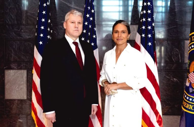 Întâlnire în premieră între Cătălin Predoiu și Tulsi Gabbard, directoarea Comunității Naționale de Informații din Statele Unite