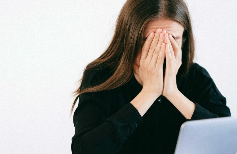 Inteligența artificială ne face să muncim mai puțin? Un studiu arată exact contrariul