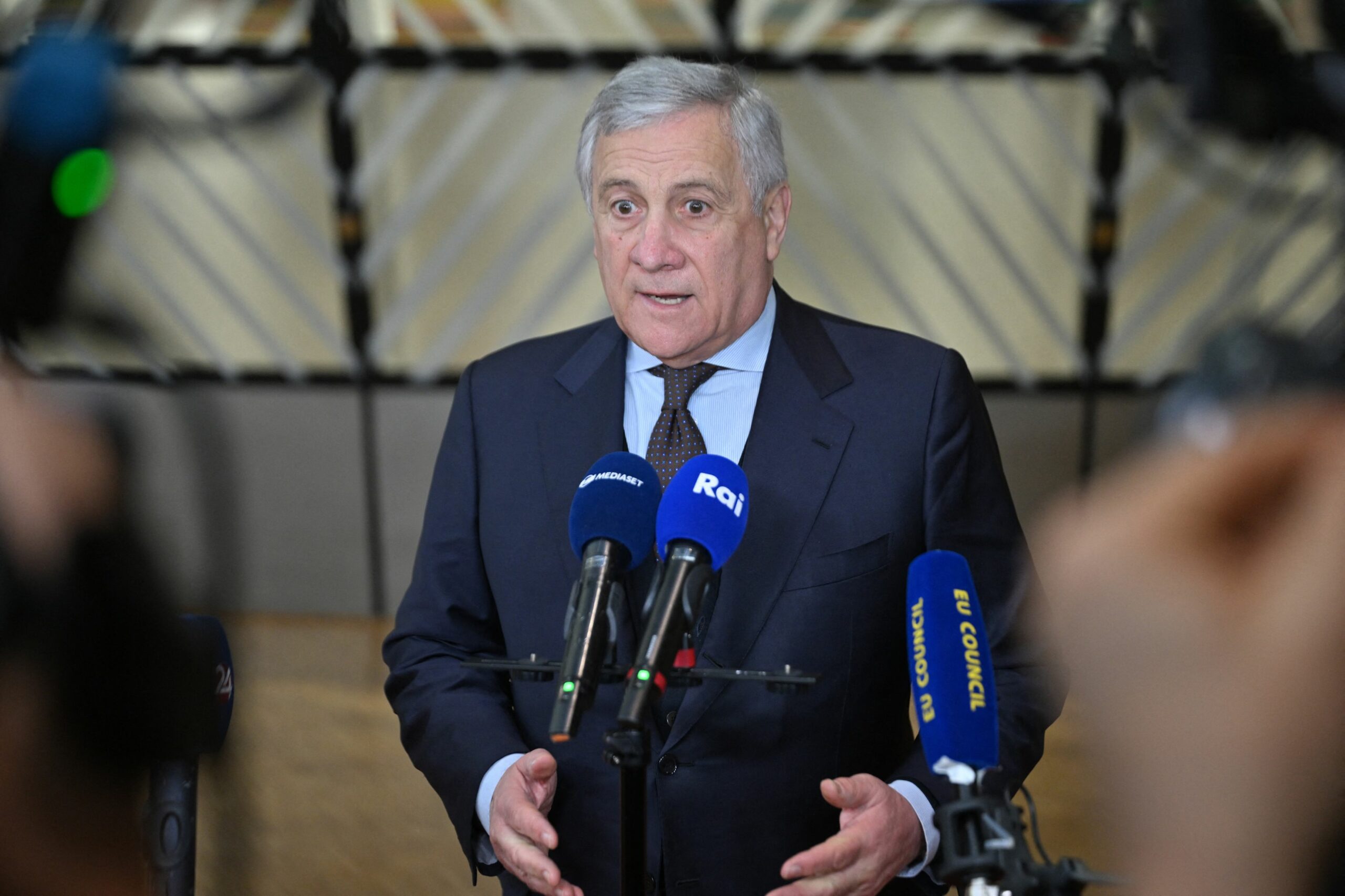 Italia se aliniază cu Germania și amână discuția despre datoria comună europeană