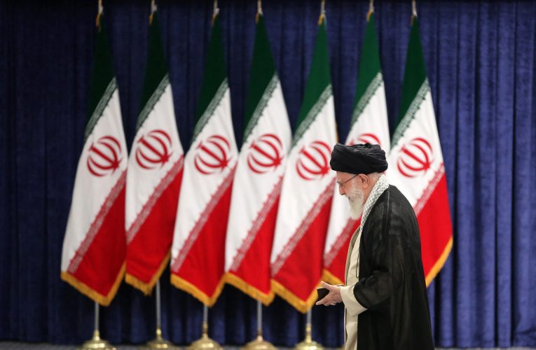 Khamenei amenință SUA cu „conflict regional” dacă atacă Iranul. Navele americane se adună în Orientul Mijlociu