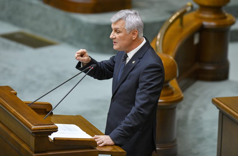 Liderul senatorilor PSD: „Tăvălugul tăierilor binomului Bolojan–USR a fost oprit”