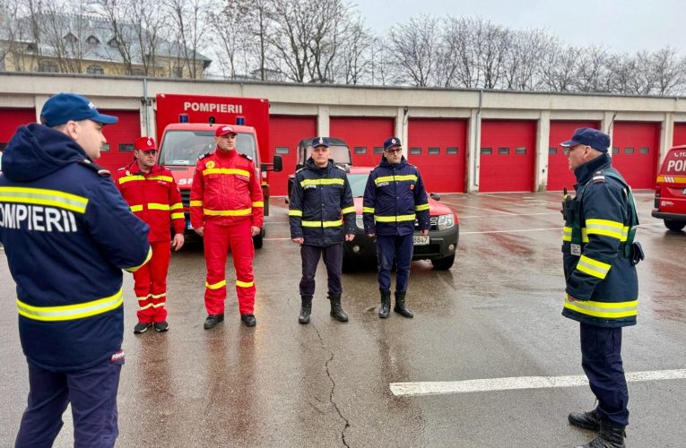 Mii de pompieri, mobilizați să intervină în 9 județe din țară