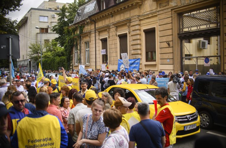 Ministerul Educației, pentru că a nins: „Bucurați-vă responsabil de zăpadă”!