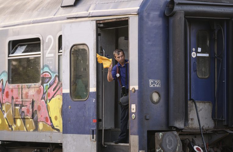 Ministerul Transporturilor dă calea ferată la fier vechi. La propriu