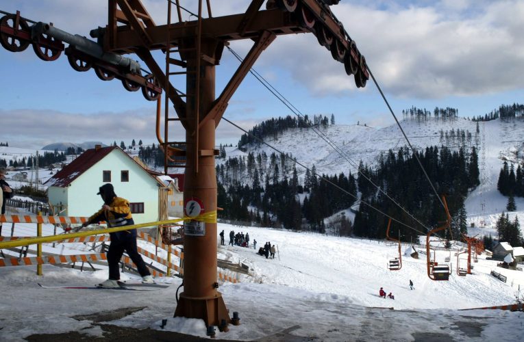 O turistă australiană a murit după ce a rămas blocată într-un teleschi în Japonia