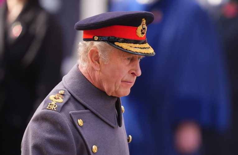 Palatul Buckingham anunță că Regele Charles este „gata să sprijine” poliția în evaluarea legăturilor fostului prinț Andrew cu Epstein