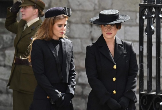 Prințesele Beatrice și Eugenie, afectate de scandalul dosarelor Epstein