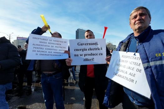 Protest la Guvern. Minerii cer tichete de masă și avertizează că energia se va scumpi