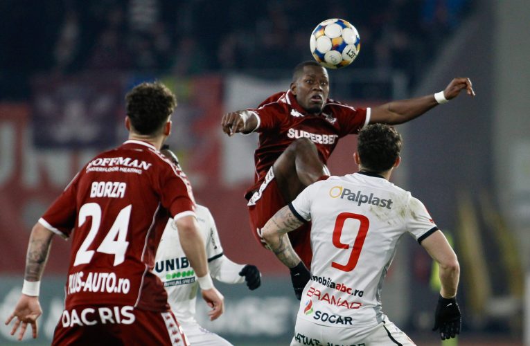 Rapid revine în fruntea clasamentului în Superliga, după o victorie la scor de neprezentare la Sibiu