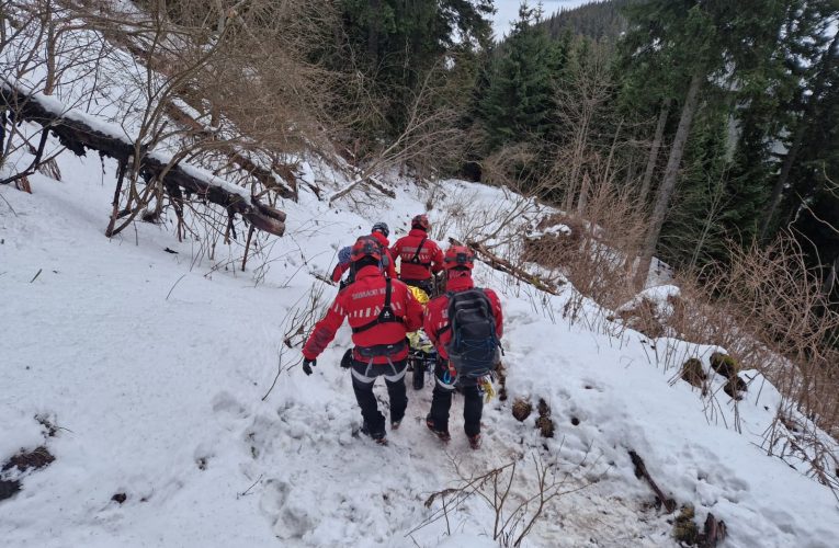 Salvamont. Sprijin pentru 133 de cetățeni blocați pe munte, în toată țara