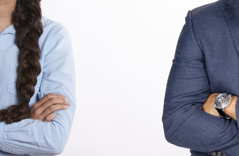 Senatul a decis că soții pot să-și aleagă ce nume vor după divorț