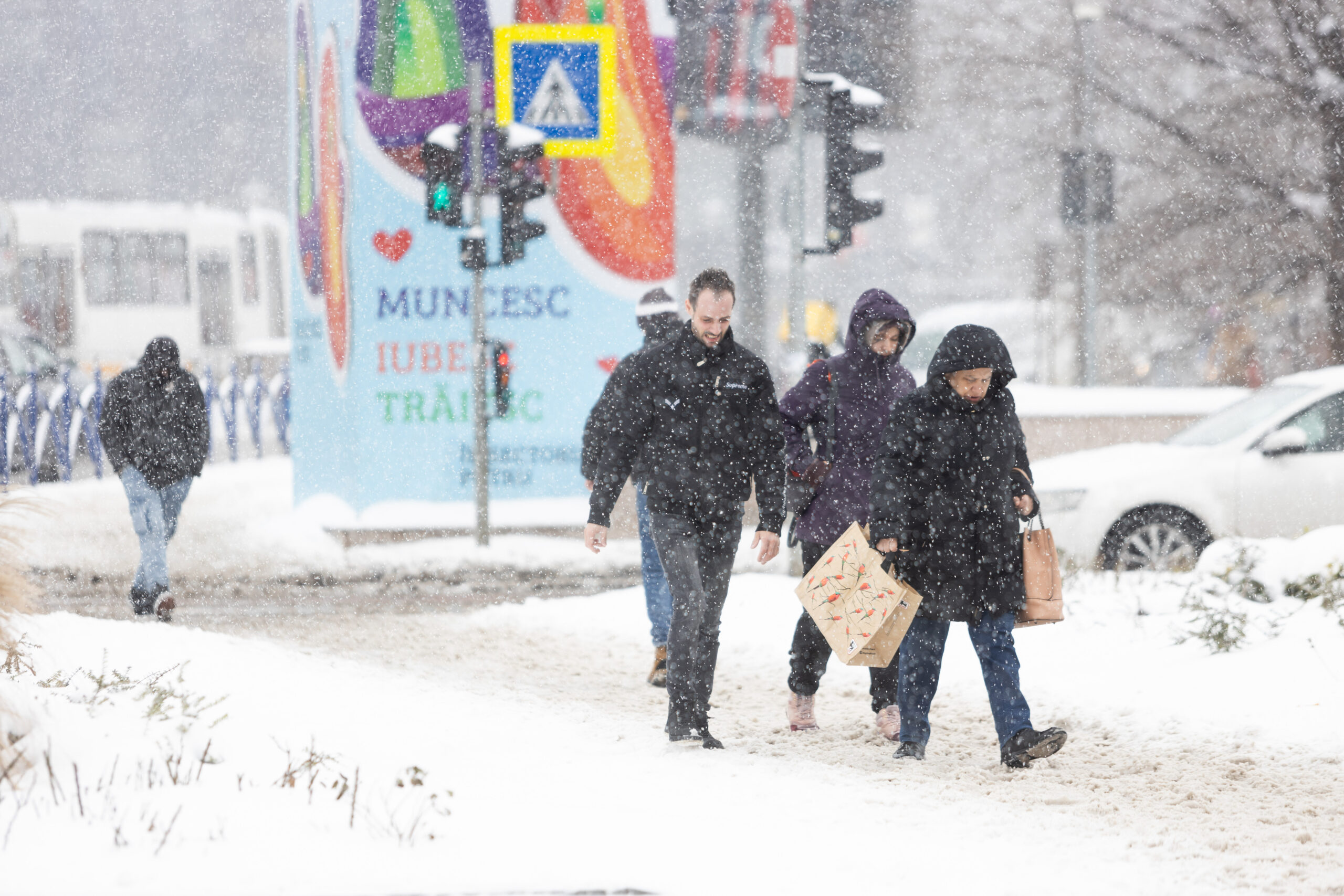 SNSPA suspendă cursurile miercuri din cauza codului portocaliu de ninsoare și viscol în București