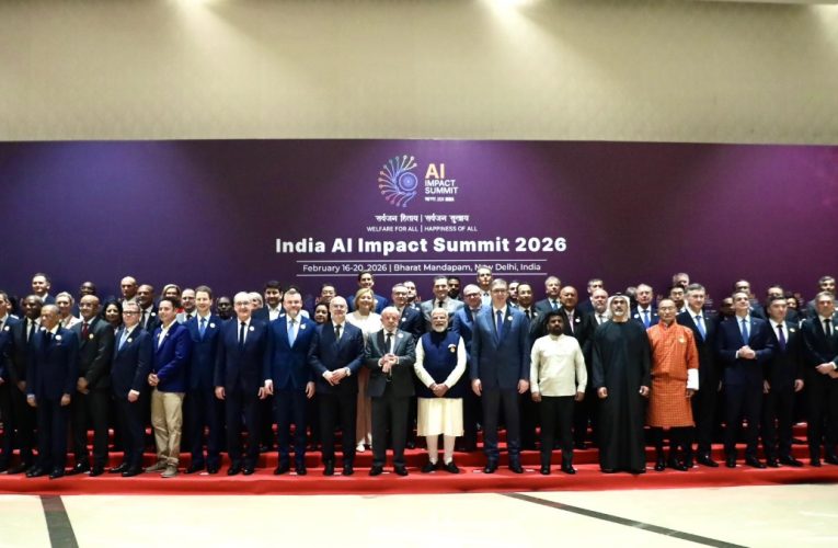Summit global la New Delhi: Liderii lumii caută un consens pentru reglementarea inteligenței artificiale