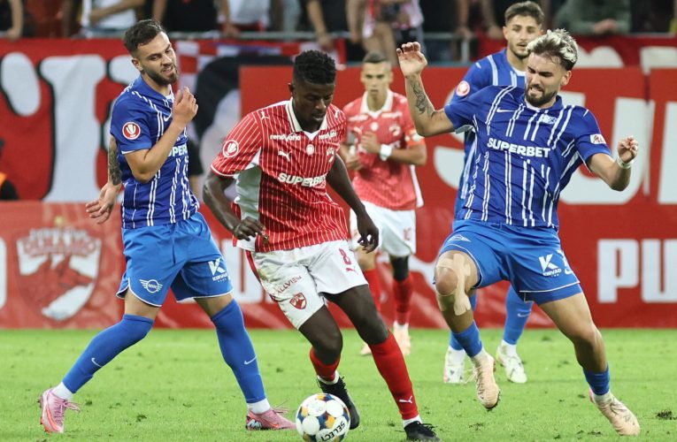 Trei meciuri programate în Superliga de fotbal, miercuri, în runda a 25-a, intermediară