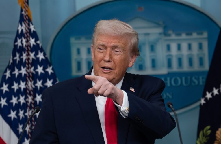 Trump avertizează liderul suprem iranian: „Ar trebui să fie foarte îngrijorat”. Negocierile continuă vineri