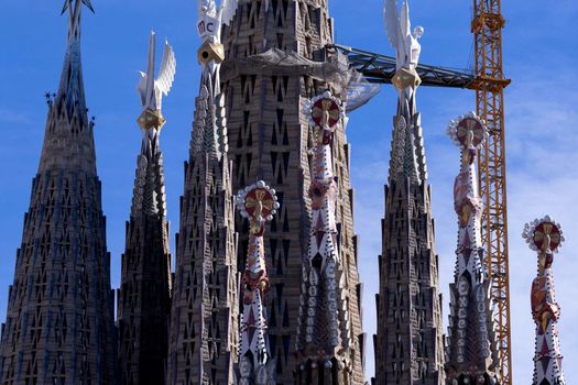 Ultima piesă din turnul central al Bazilicii Sagrada Familia a fost montată