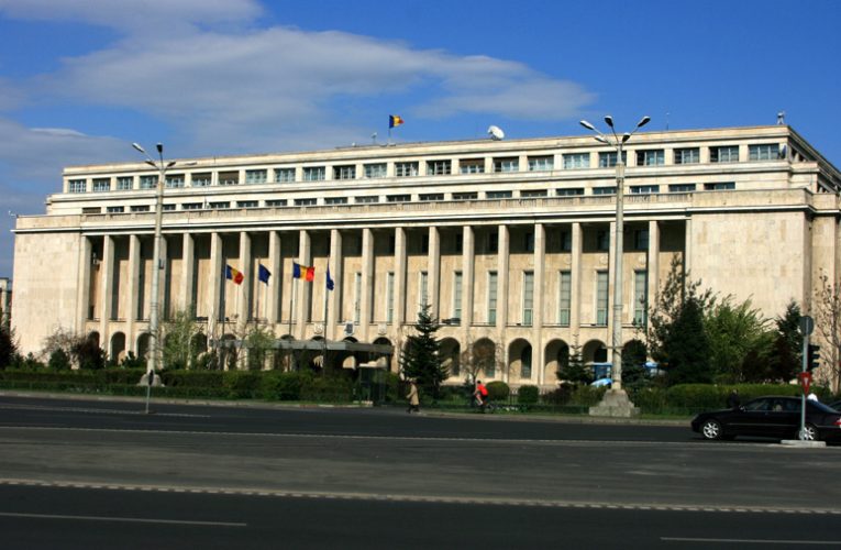 Un fost premier vorbește despre o criză socială: nu vom ști cum să ieșim din Palatul Victoria