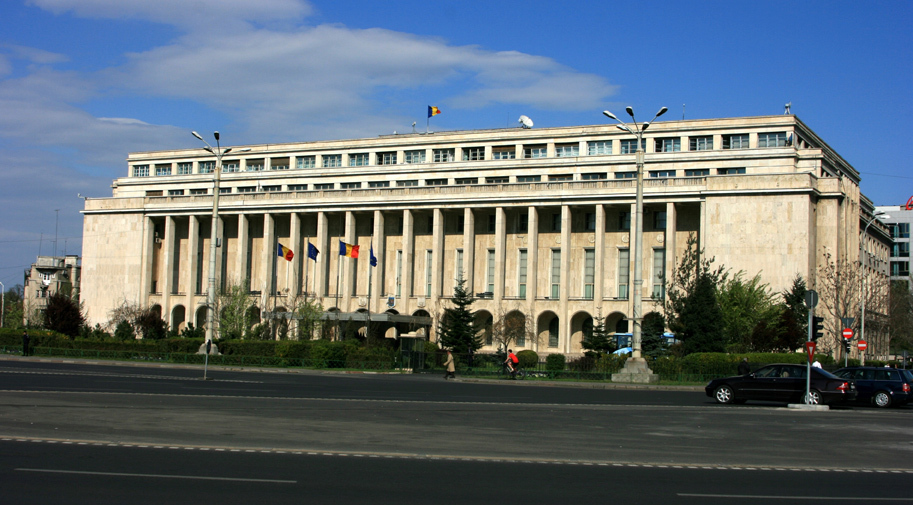 Un fost premier vorbește despre o criză socială: nu vom ști cum să ieșim din Palatul Victoria