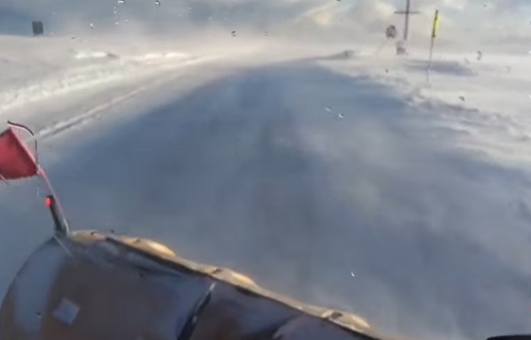 UPDATE: Viscol puternic între Rânca și Novaci: drumul s-a închis pentru toate categoriile de vehicule