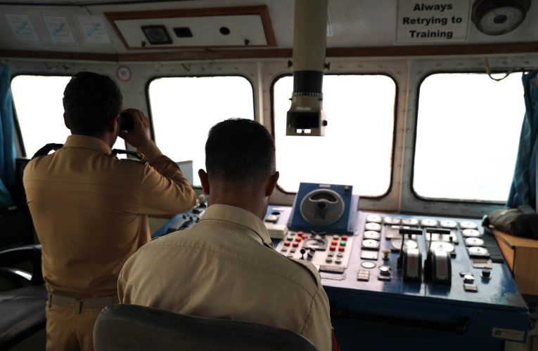 20.000 de marinari și 15.000 de pasageri blocați în Golful Persic din cauza războiului