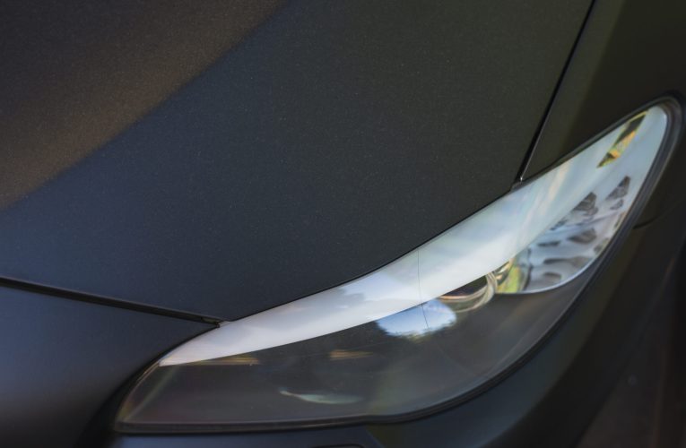 3.000 de euro pentru un bec: factura șocantă primită de un șofer la service