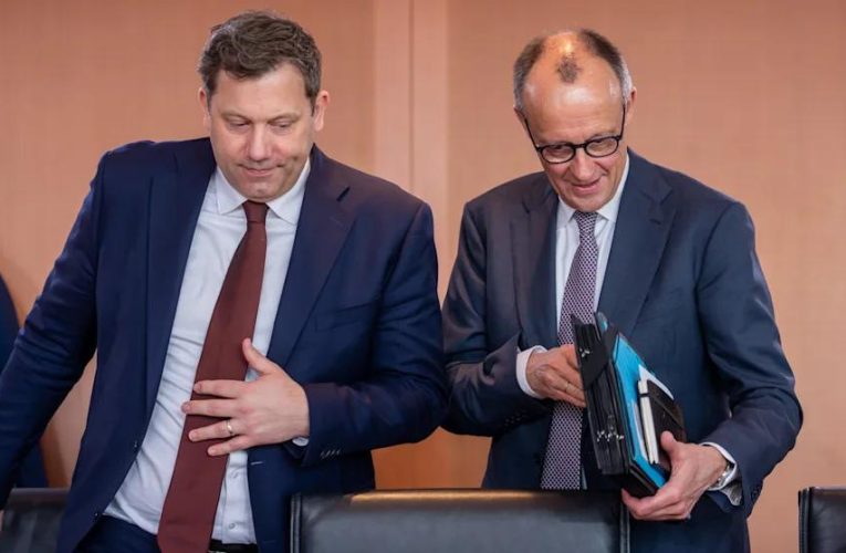 75% dintre germani sunt nemulțumiți de Guvernul Merz din cauza creșterii prețurilor la carburanți. Oamenii cer alte măsuri drastice împotriva taxelor și profiturilor companiilor