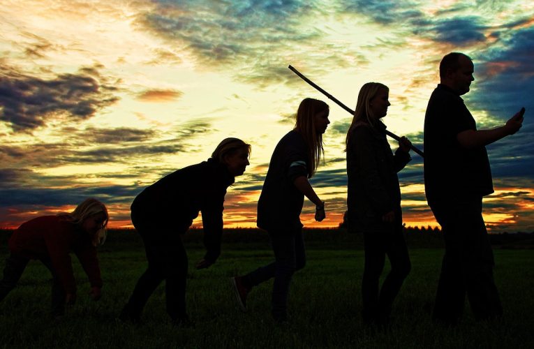 A fost inteligența noastră emoțională motorul principal al evoluției umane? Un nou studiu oferă un răspuns surprinzător