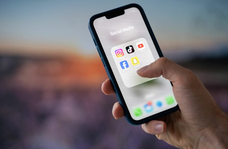 Ai cont cu pseudonim pe social media AI-ul pune capăt anonimatului pe internet și demaschează utilizatorii