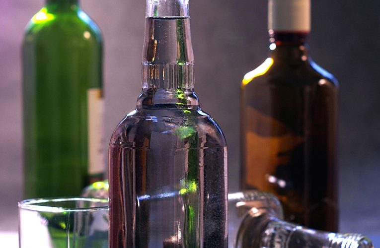 Alcoolul și starea de spirit, studiu surprinzător. Ce se întâmplă în mintea ta doar când te gândești la băutură