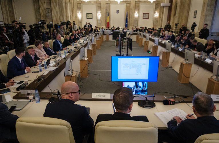 Amendamentul PSD pentru ajutoare pentru pensionari a fost respins. UPDATE PSD amenință cu blocarea bugetului. Figuri importante din PNL atacă PSD-ul