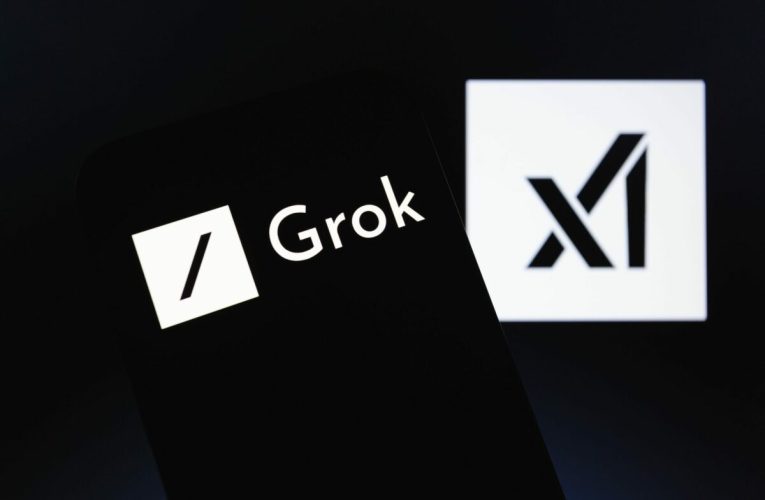 Anchetă pe platforma X după postări „rasiste și ofensatoare” generate de chatbotul Grok
