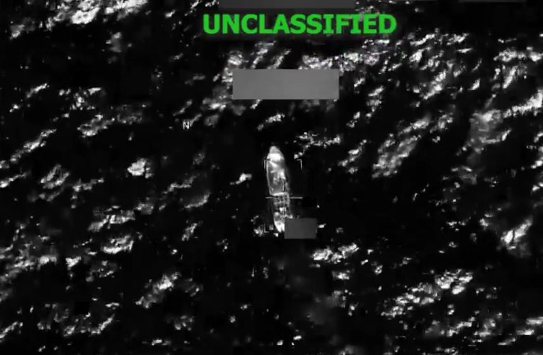 Armata americană a anunțat că patru persoane au murit în Caraibe după un atac asupra navei unor preupuși narcotraficanți