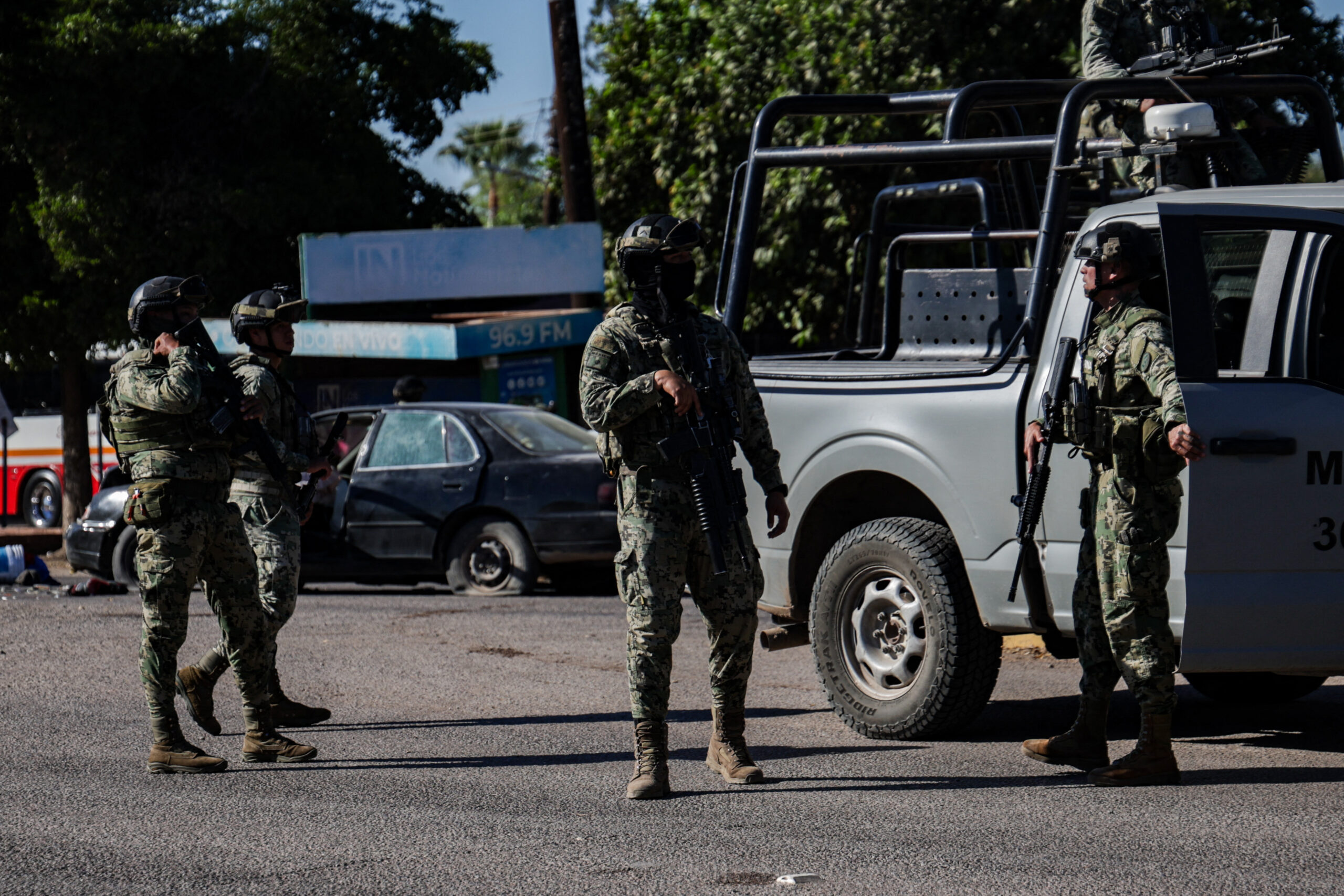 Armata mexicană anunță că 11 persoane au fost ucise într-un raid împotriva liderului cartelului Sinaloa