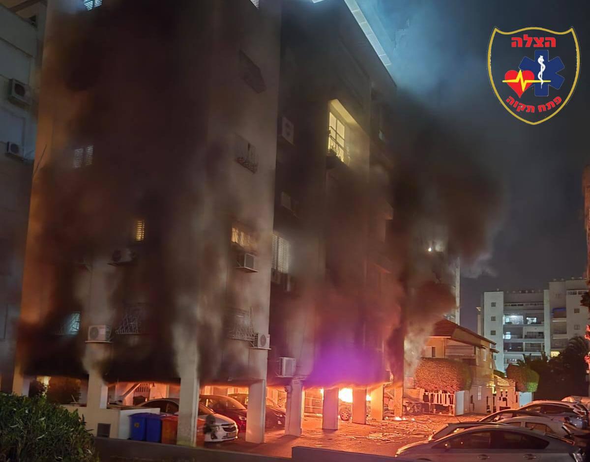 Atac masiv cu rachete balistice iraniene în centrul Israelului: Doi morți și pagube majore la infrastructură