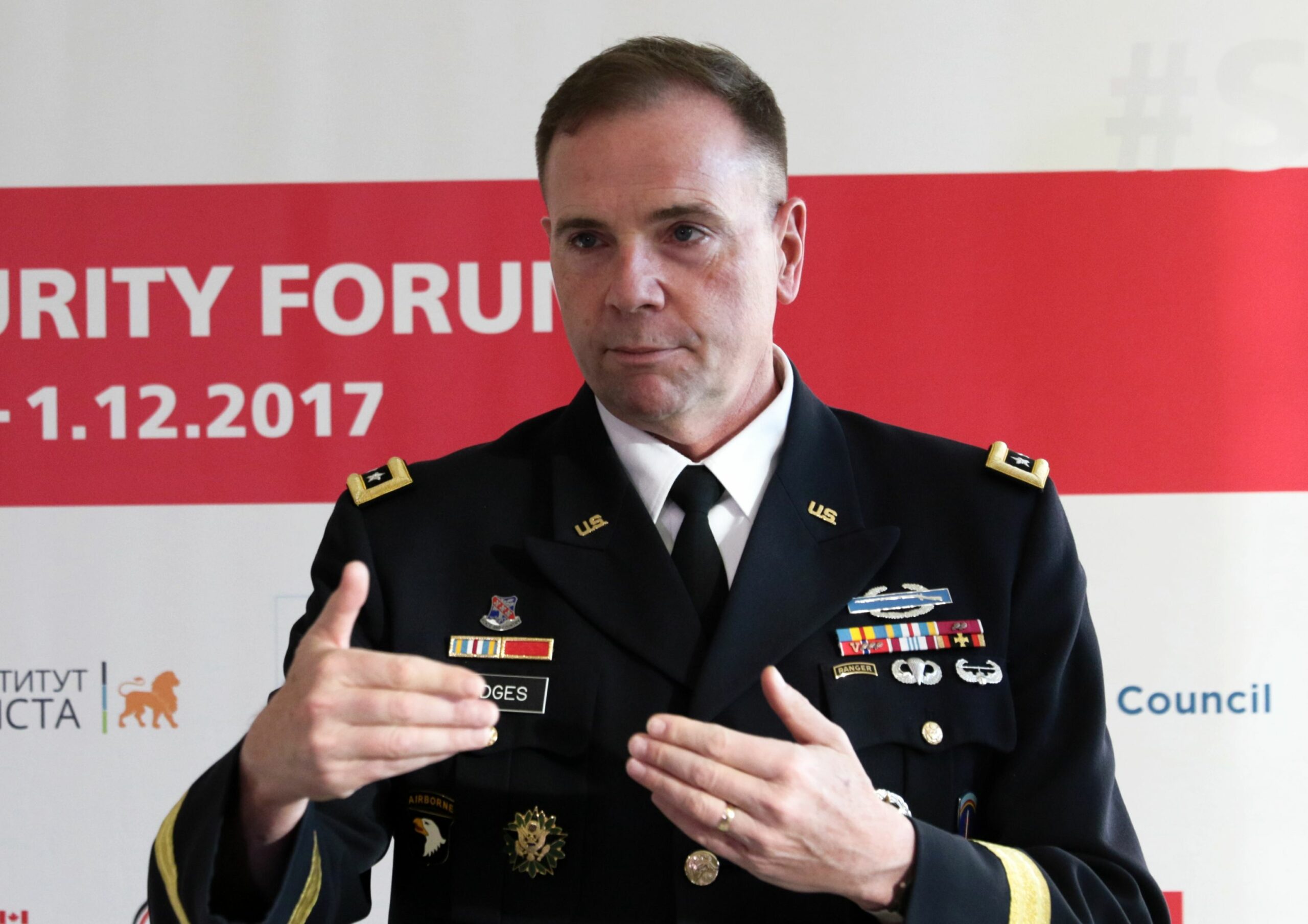 Avertismentul generalului Ben Hodges: Europa nu este pregătită pentru atacuri masive cu drone