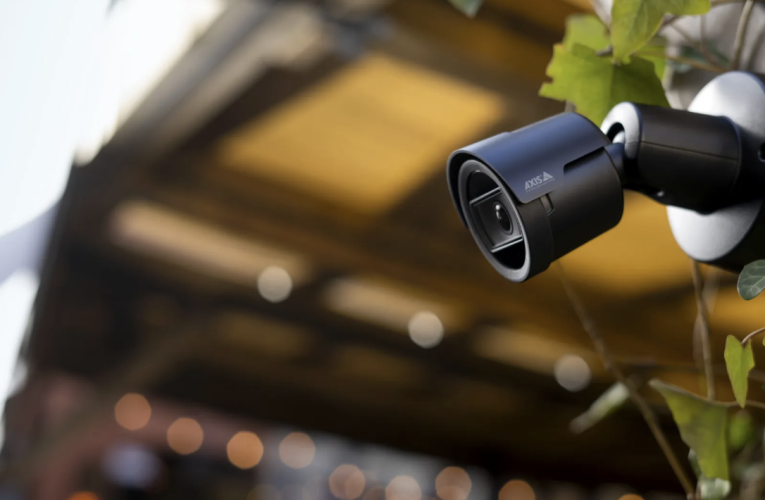 Axis Communications lansează camera bullet AXIS M2048-LE: performanță AI accesibilă, cu rezoluție 8 MP și iluminare IR