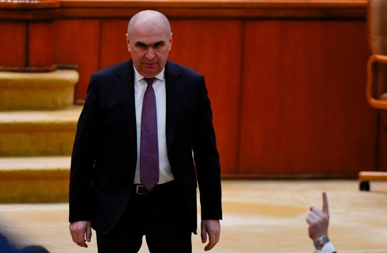 Bolojan: „Mi-e rușine uneori de rușinea colegilor”