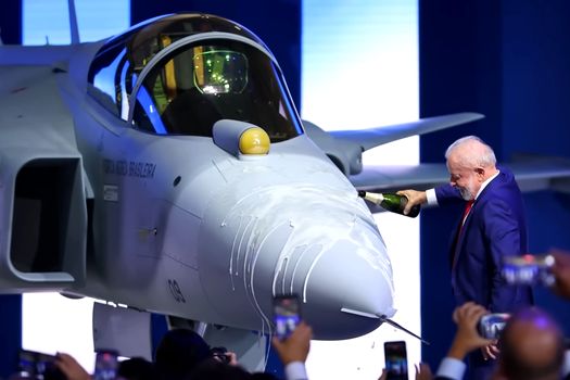 Brazilia prezintă primul avion de luptă supersonic produs local, într-un proiect strategic cu Saab