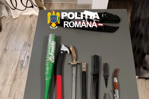 Camătă și șantaj în Arad. Persoane suspectate că își presau și amenințau victimele