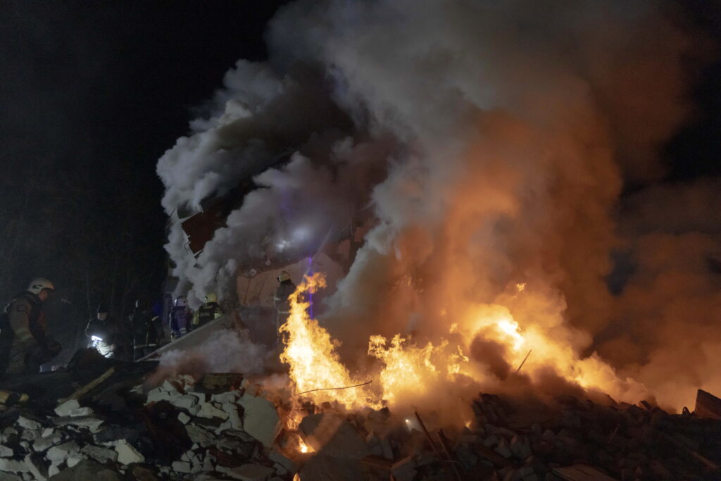 Cel puțin trei persoane au murit în cele mai recente atacuri rusești din Ucraina