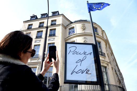 Celine Dion revine pe scenă cu 10 concerte la Paris în această toamnă
