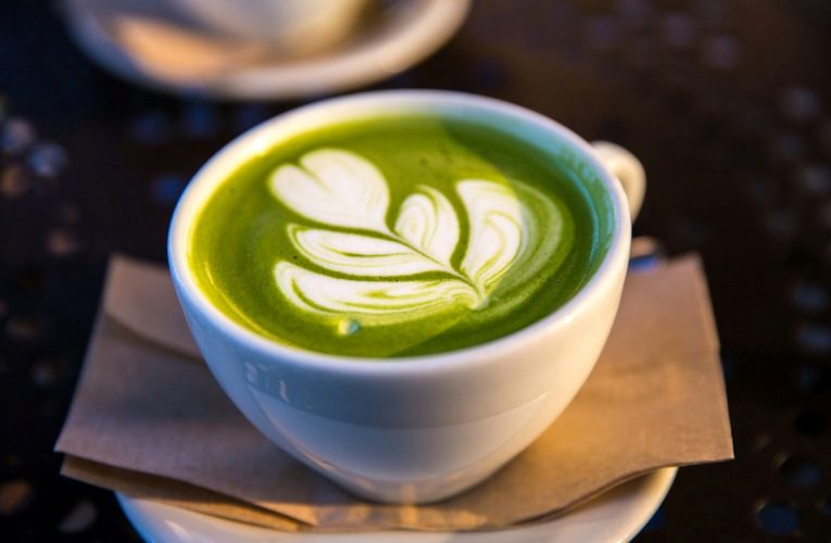 Cercetătorii confirmă: ceaiul matcha poate reduce strănutul la persoanele alergice