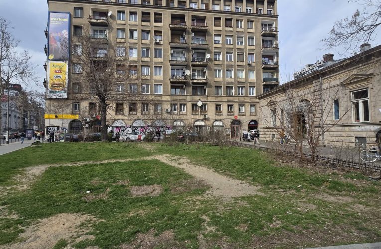 Ciucu, despre terenul din fața Cărturești: „Un jmecher a pus mâna pe el. Incredibil cum a fost orașul prădat”