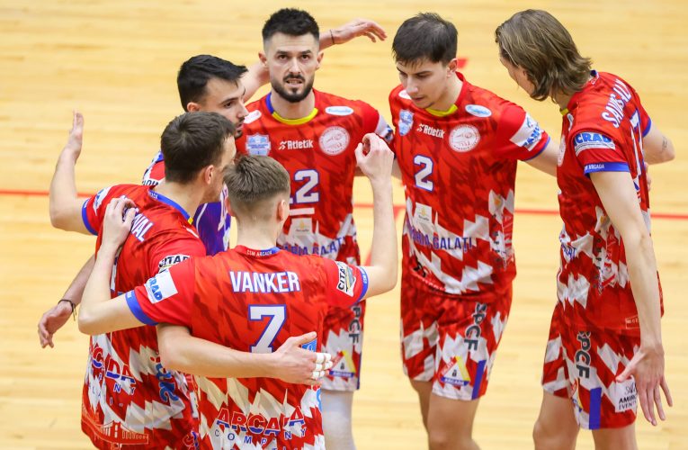 CSA Steaua pierde cu Craiova, dar rămâne lider în campionat masculin de volei. Arcada reduce diferența la 3 puncte