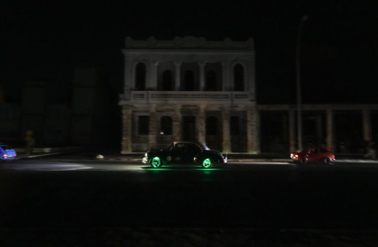 Cuba, afectată de o pană totală de curent din cauza blocadei americane privind combustibilul