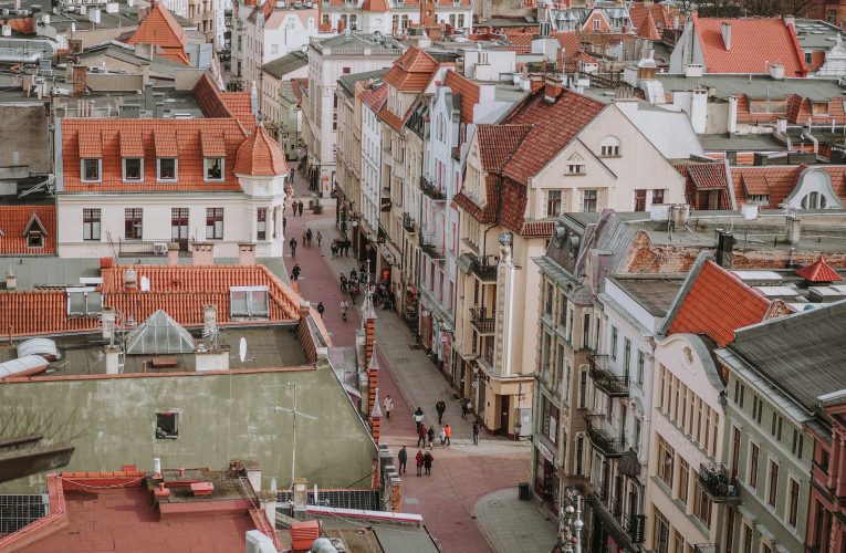 Cum a devenit Polonia o poveste de succes economic și cum au depășit Elveția. Ce afaceri au polonezii în România